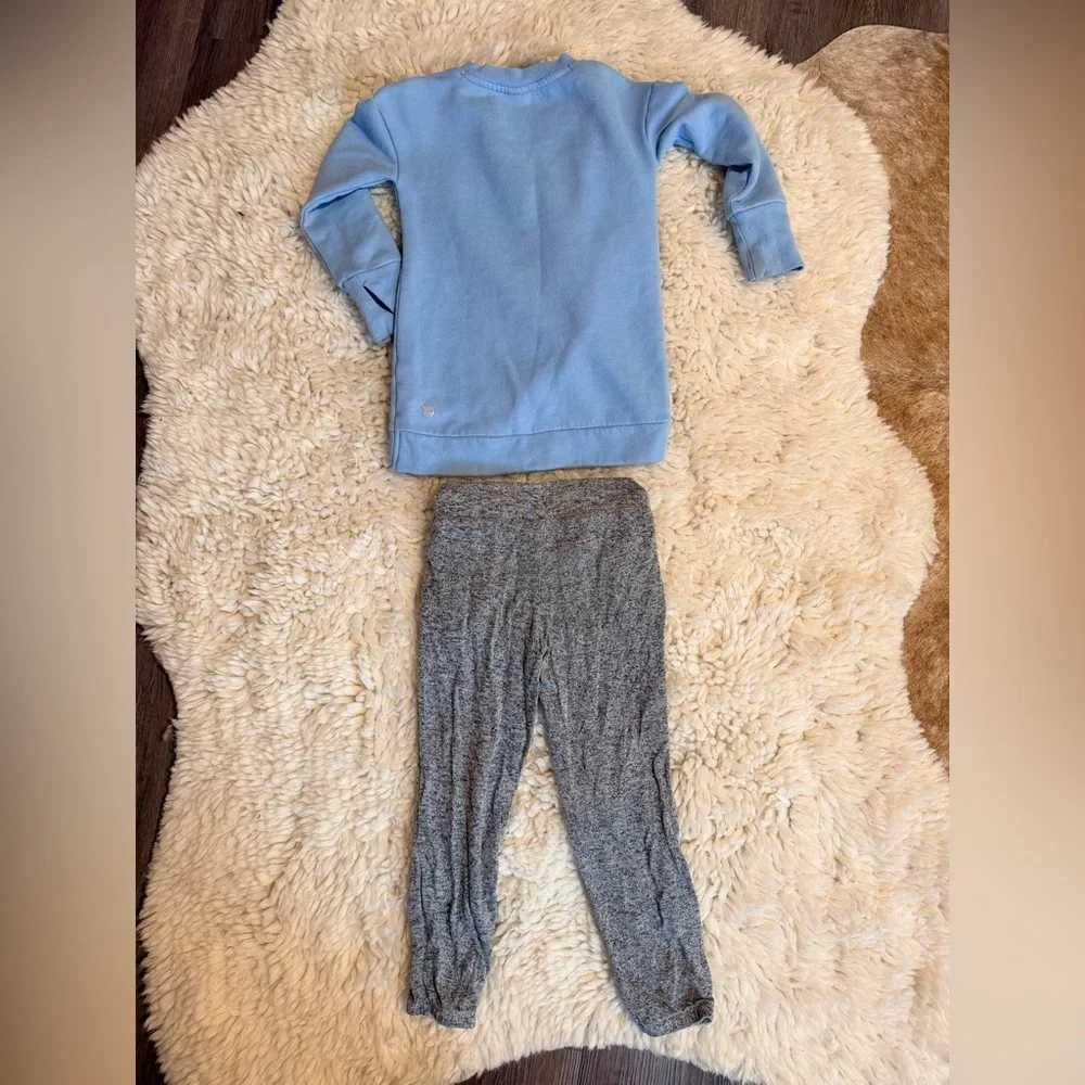 OshKosh B'gosh Blue Top and Gray Joggers Set